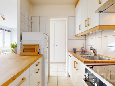 Attique 2.5 pièces à Perly : calme, verdure et luminosité image 12