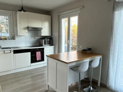 Chambre meublée à louer dans une belle villa au cœur de Gland image 4