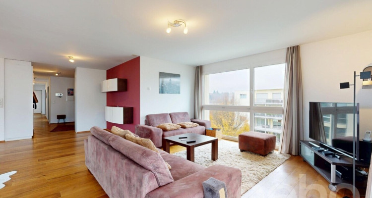 Traumhafte 6.5-Zimmer-Attikawohnung mit Blick auf Schloss Lenzburg image 2