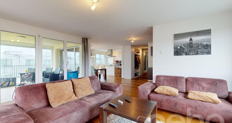 Traumhafte 6.5-Zimmer-Attikawohnung mit Blick auf Schloss Lenzburg image 3