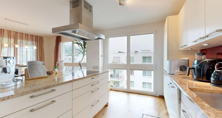 Traumhafte 6.5-Zimmer-Attikawohnung mit Blick auf Schloss Lenzburg image 4