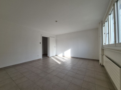 Studio au 4e étage image 1