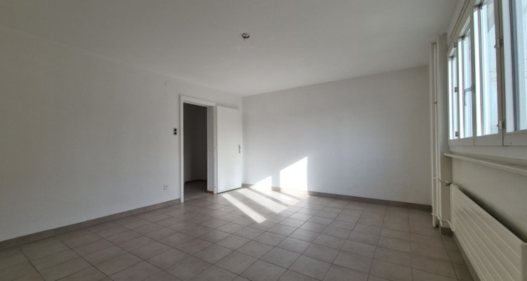 Studio au 4e étage image 1