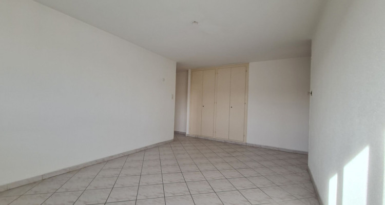 Appartement de 3 pièces au 9e étage image 2