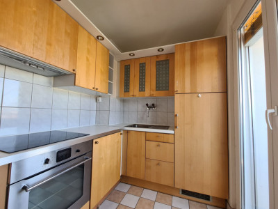 Appartement de 3 pièces au 10e étage image 2