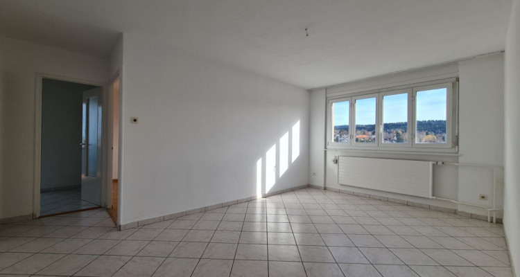 Appartement de 3 pièces au 12e étage image 2