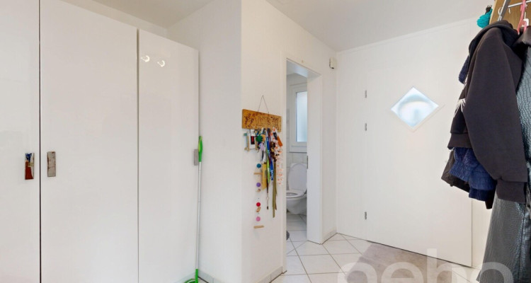 Gepflegtes Eckreihenhaus mit Garten, Garage und modernem Komfort image 12