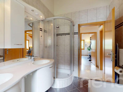 Dachwohnung mit Aussicht & Komfort image 8