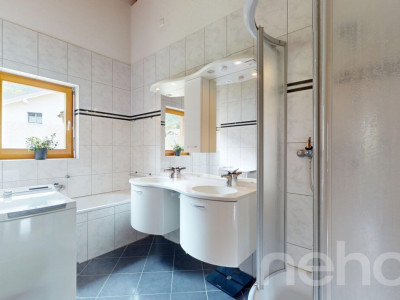 Dachwohnung mit Aussicht & Komfort image 9