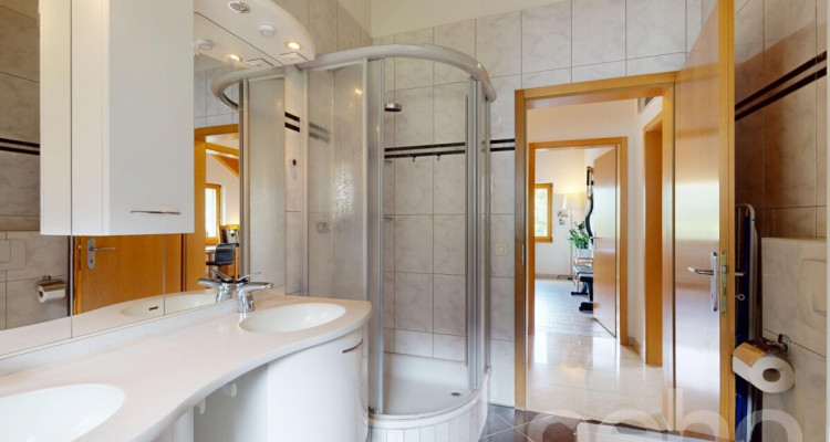 Dachwohnung mit Aussicht & Komfort image 8