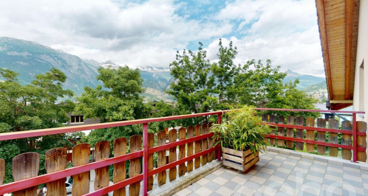 Dachwohnung mit Aussicht & Komfort image 11