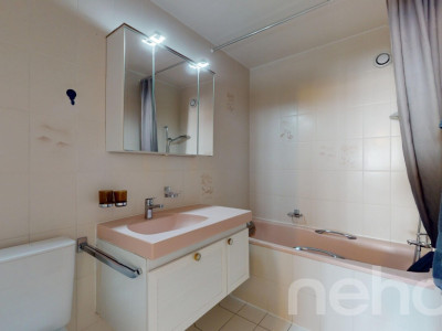 Appartement rénové avec balcon, emplacement idéal image 7