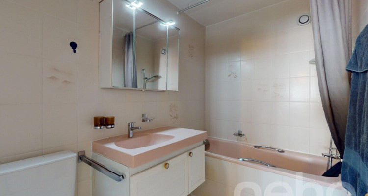 Appartement rénové avec balcon, emplacement idéal image 7