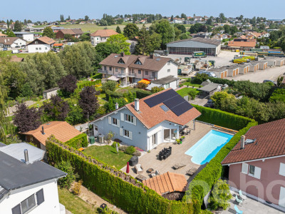 VILLA D?ARCHITECTE AVEC PISCINE DANS UN ÉCRIN DE VERDURE TRANQUILLE image 1
