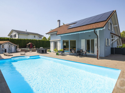 VILLA D?ARCHITECTE AVEC PISCINE DANS UN ÉCRIN DE VERDURE TRANQUILLE image 2