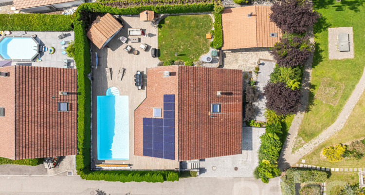 VILLA D?ARCHITECTE AVEC PISCINE DANS UN ÉCRIN DE VERDURE TRANQUILLE image 4