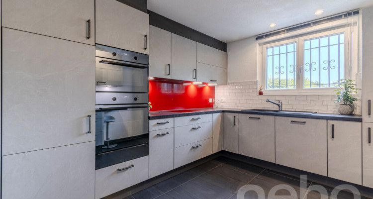 VILLA D?ARCHITECTE AVEC PISCINE DANS UN ÉCRIN DE VERDURE TRANQUILLE image 7