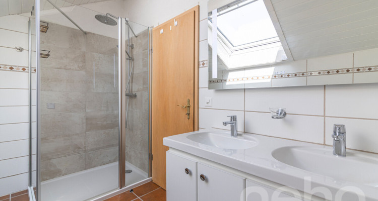 VILLA D?ARCHITECTE AVEC PISCINE DANS UN ÉCRIN DE VERDURE TRANQUILLE image 8