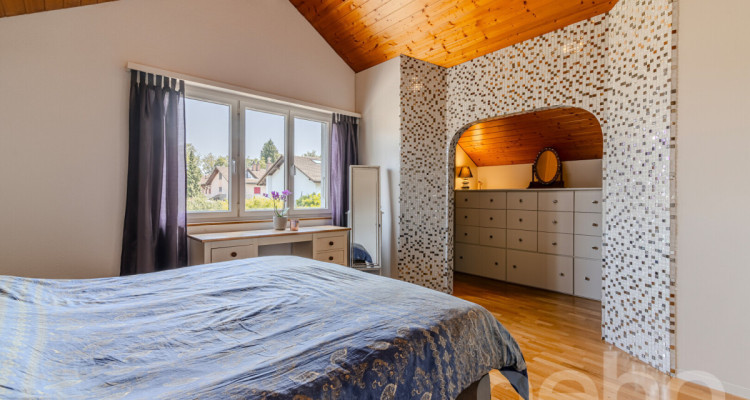 VILLA D?ARCHITECTE AVEC PISCINE DANS UN ÉCRIN DE VERDURE TRANQUILLE image 9