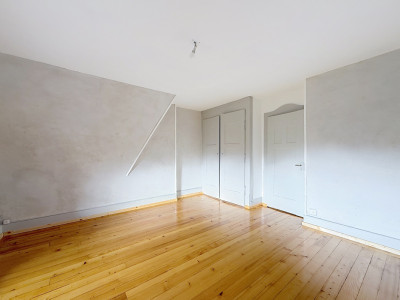Appartement de 100 m2 - Loyer - Charges - Box : 2500, chf - tout compris ! image 6