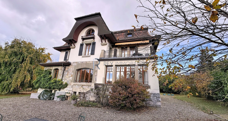 Appartement de 100 m2 - Loyer - Charges - Box : 2500, chf - tout compris ! image 1