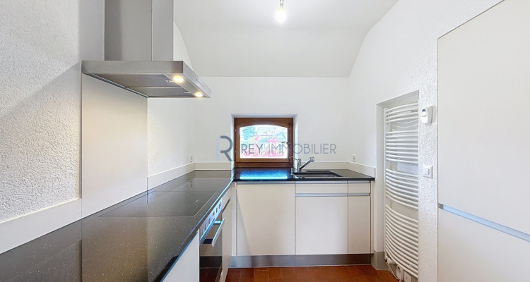 Appartement de 100 m2 - Loyer - Charges - Box : 2500, chf - tout compris ! image 4