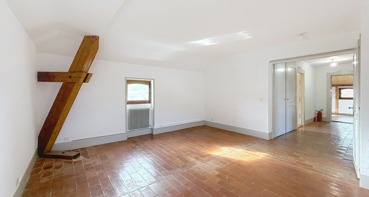 Appartement de 100 m2 - Loyer - Charges - Box : 2500, chf - tout compris ! image 2