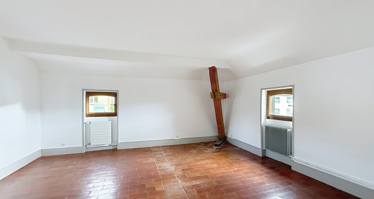 Appartement de 100 m2 - Loyer - Charges - Box : 2500, chf - tout compris ! image 3