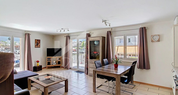 Bel appartement 3,5 p, grande terrasse, centre Fully image 1