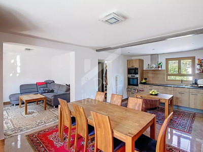 Maison de village rénovée + studio + petite grange à rénover image 2