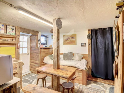 Maison de village rénovée + studio + petite grange à rénover image 13