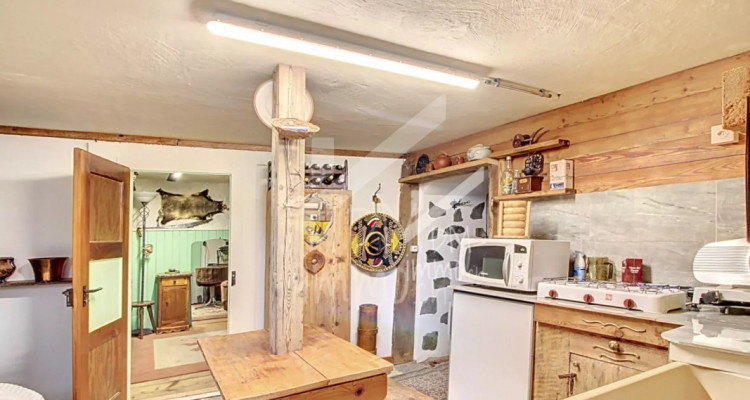 Maison de village rénovée + studio + petite grange à rénover image 10