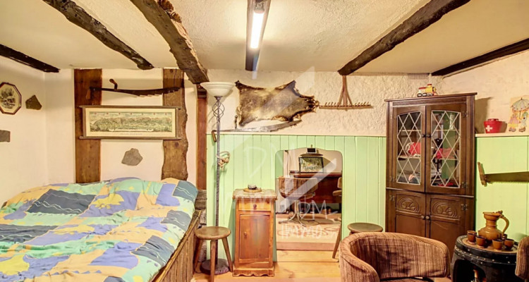 Maison de village rénovée + studio + petite grange à rénover image 12