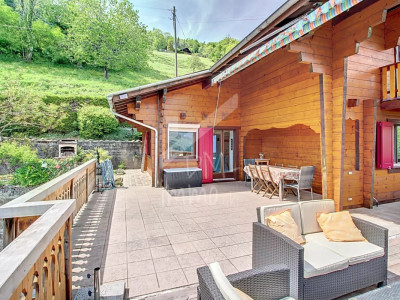 Chalet en madrier, vue exceptionnelle et imprenable image 2