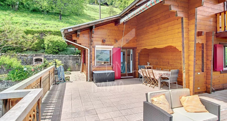 Chalet en madrier, vue exceptionnelle et imprenable image 2