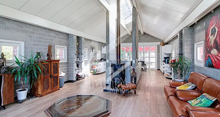 Villa darchitecte de 200 m2, superbe vue lac image 1