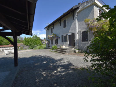 DEMEURE IDEALE AVEC BEAU TERRAIN POUR PERSONNES SOUHAITANT REMETTRE A LEUR GOÛT image 1