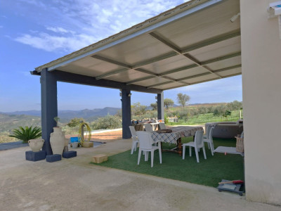 VILLA NEUVE AVEC VUE PANORAMIQUE SUR LES COLLINES ET LES PLANTATIONS DOLIVIERS image 2