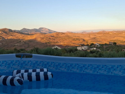 VILLA NEUVE AVEC VUE PANORAMIQUE SUR LES COLLINES ET LES PLANTATIONS DOLIVIERS image 6