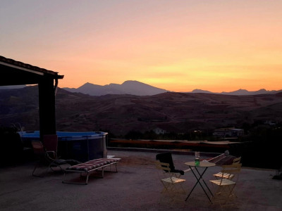 VILLA NEUVE AVEC VUE PANORAMIQUE SUR LES COLLINES ET LES PLANTATIONS DOLIVIERS image 9