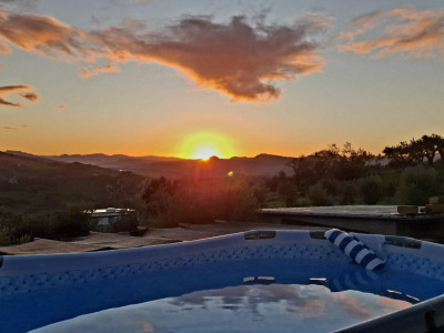 VILLA NEUVE AVEC VUE PANORAMIQUE SUR LES COLLINES ET LES PLANTATIONS DOLIVIERS image 6