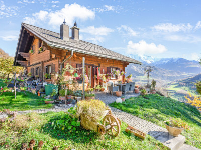 Charmantes Chalet mit unvergleichlicher Aussicht in Ruschein GR image 2