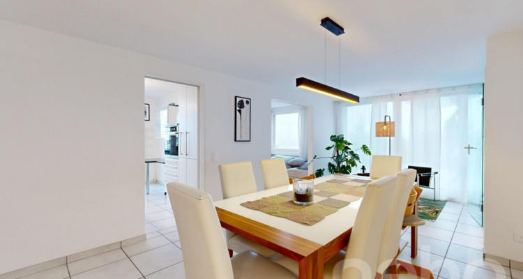 Helle, grosszügige Terrassenwohnung mit Alpensicht image 4