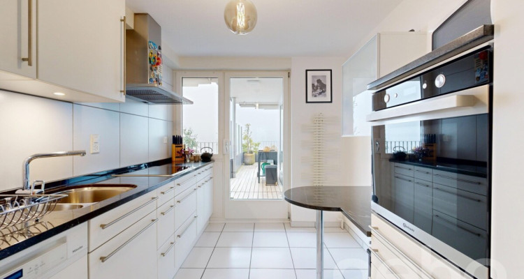 Helle, grosszügige Terrassenwohnung mit Alpensicht image 7