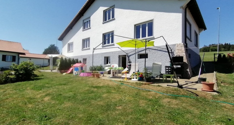 A saisir, votre maison de 2 appartements pour moins de 1700.-/mois* image 1