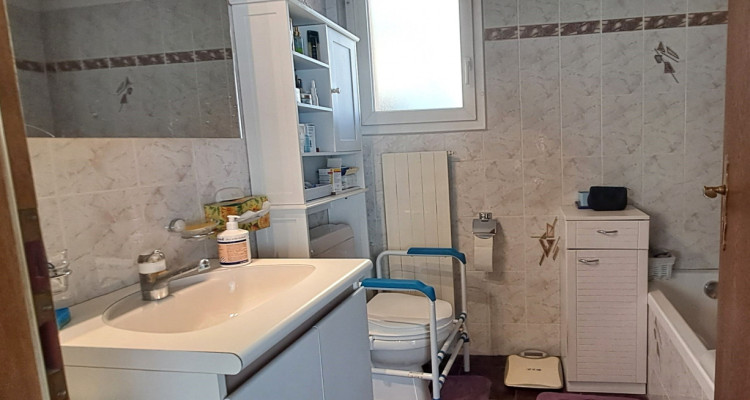 A VENDRE : Au cœur du beau village de Bramois, maison de 4.5 pièces en duplex. image 4