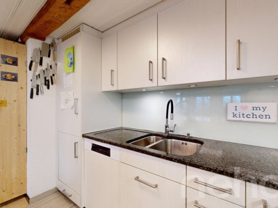 4.5-Zimmer-Wohnung mit Chalet Flair image 12