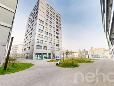 Moderne 4.5-Zimmerwohnung mit Loggia, Weitblick und Tiefgaragenplätzen image 1