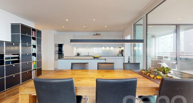 Moderne 4.5-Zimmerwohnung mit Loggia, Weitblick und Tiefgaragenplätzen image 4