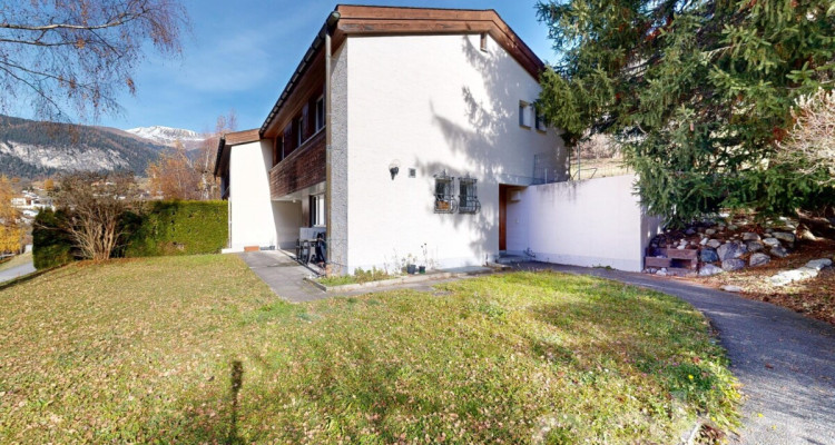 Doppelhaushälfte mit Aussicht und naturnaher Lage in Filisur GR image 1